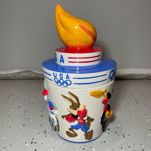 Vintage 1996 USA Olympics Looney Tunes Cookie Jar Warmer Bros. LIKE NEW - Picture 5 of 11